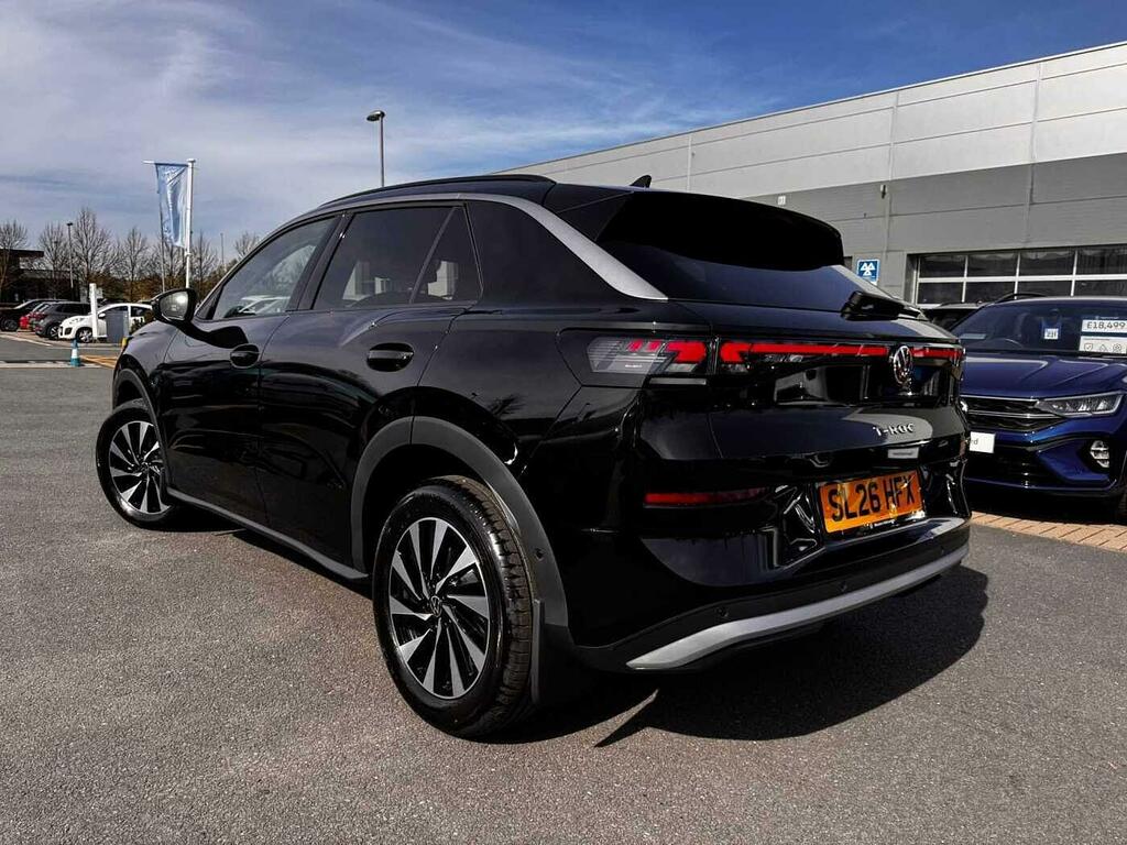Volkswagen T-Roc 1.5 Etsi 150 Life Dsg Black #3