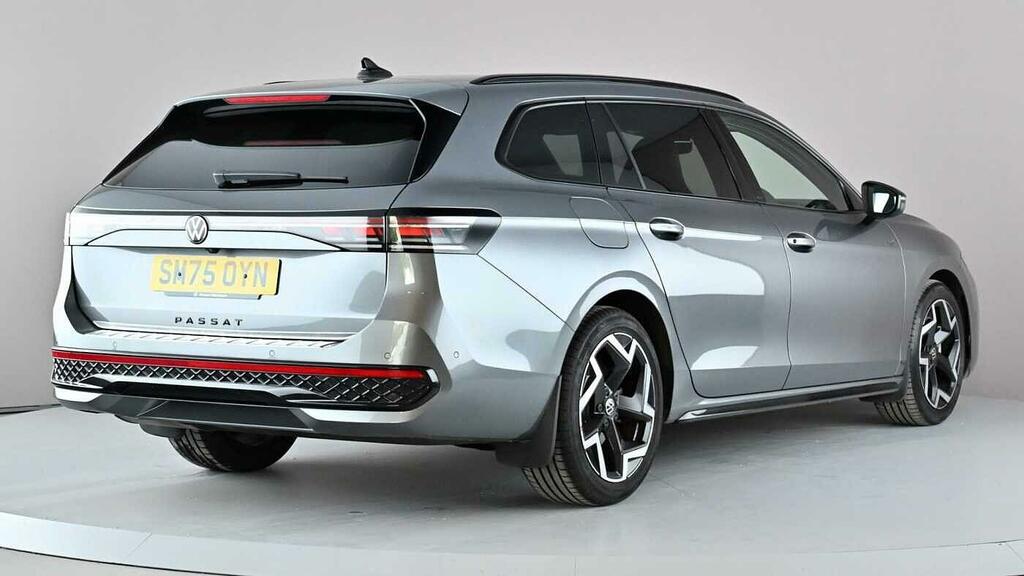 Volkswagen Passat 1.5 Etsi R-line Dsg Grey #3