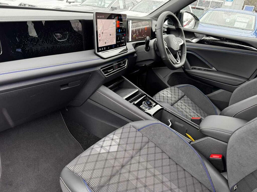 Volkswagen Tiguan 1.5 Etsi 150 R-line Dsg SK26CAV Silver #2