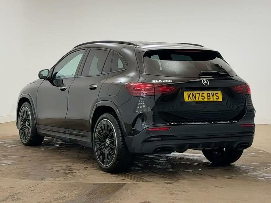 Mercedes-Benz GLA Class Gla 200 Amg Line Premium Plus Black #2