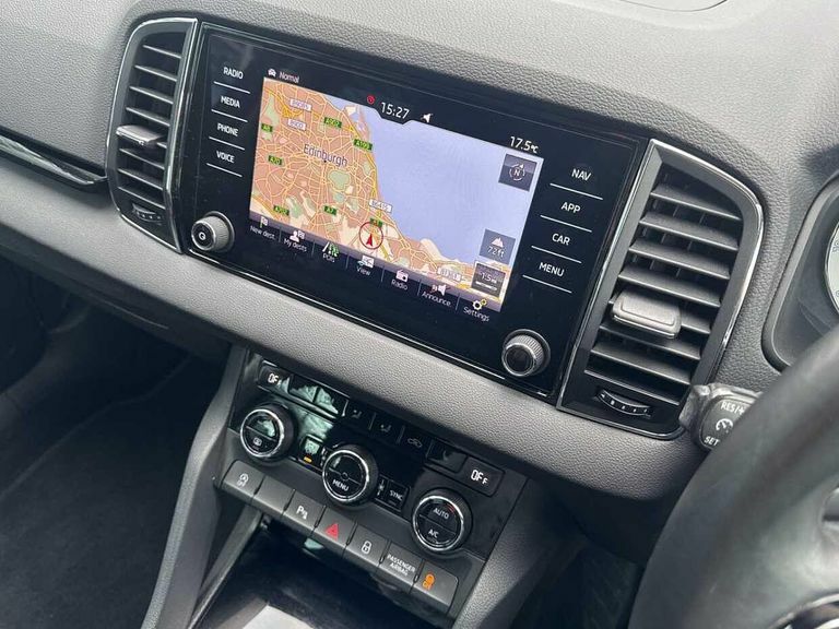 Skoda Karoq Edition Black #14