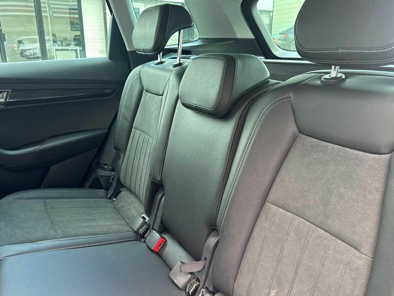 Skoda Karoq Edition Black #8