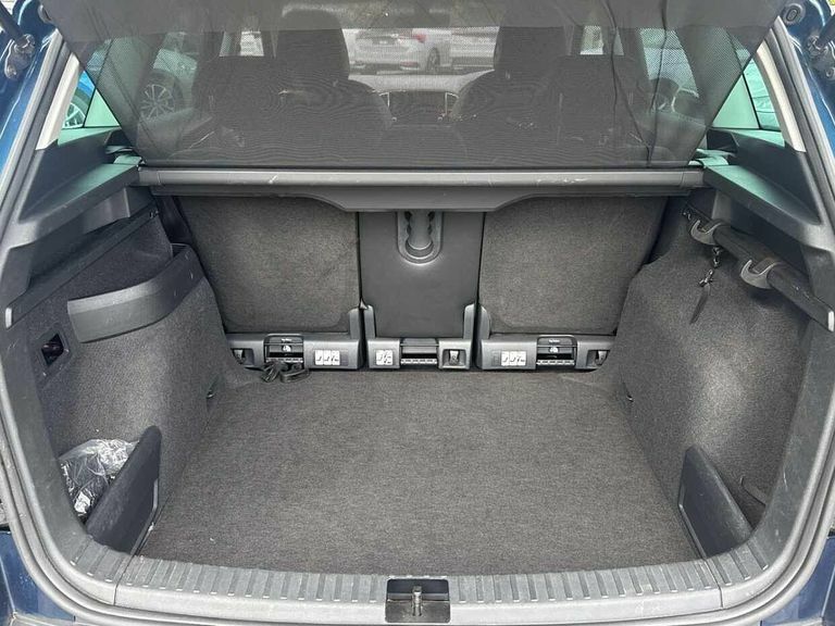 Skoda Karoq Edition Black #12
