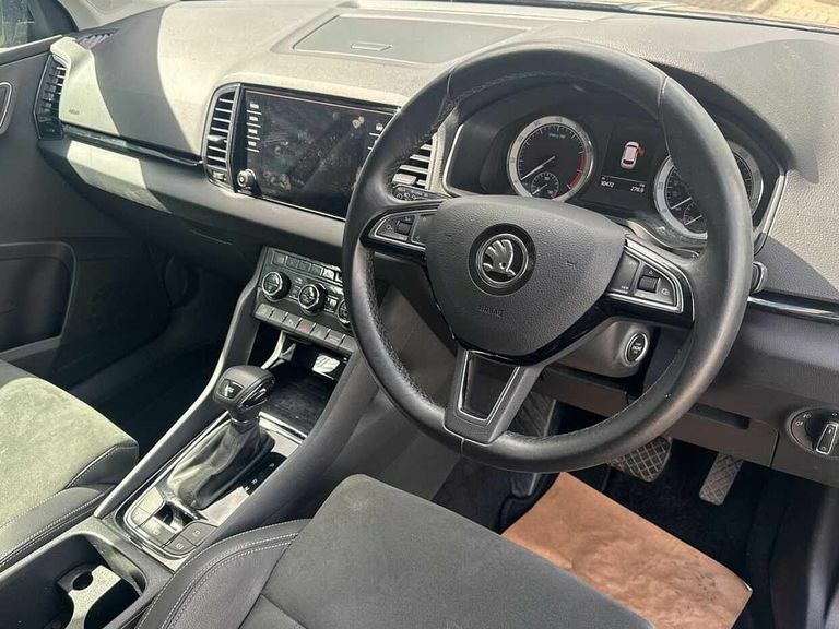 Skoda Karoq 1.5 Tsi Se L Dsg Black #6