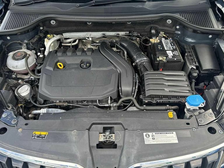 Skoda Karoq Edition Black #10