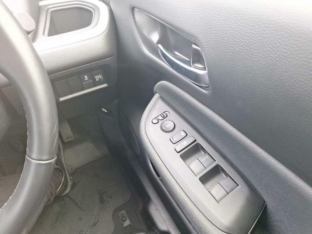 Honda Jazz Advance I-mmd Cvt Blue #16