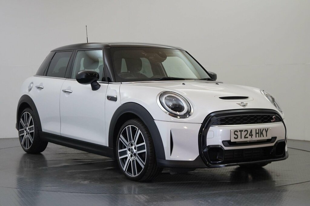 Mini Hatch 5-Door Hatch Cooper S Exclusive ST24HKY White