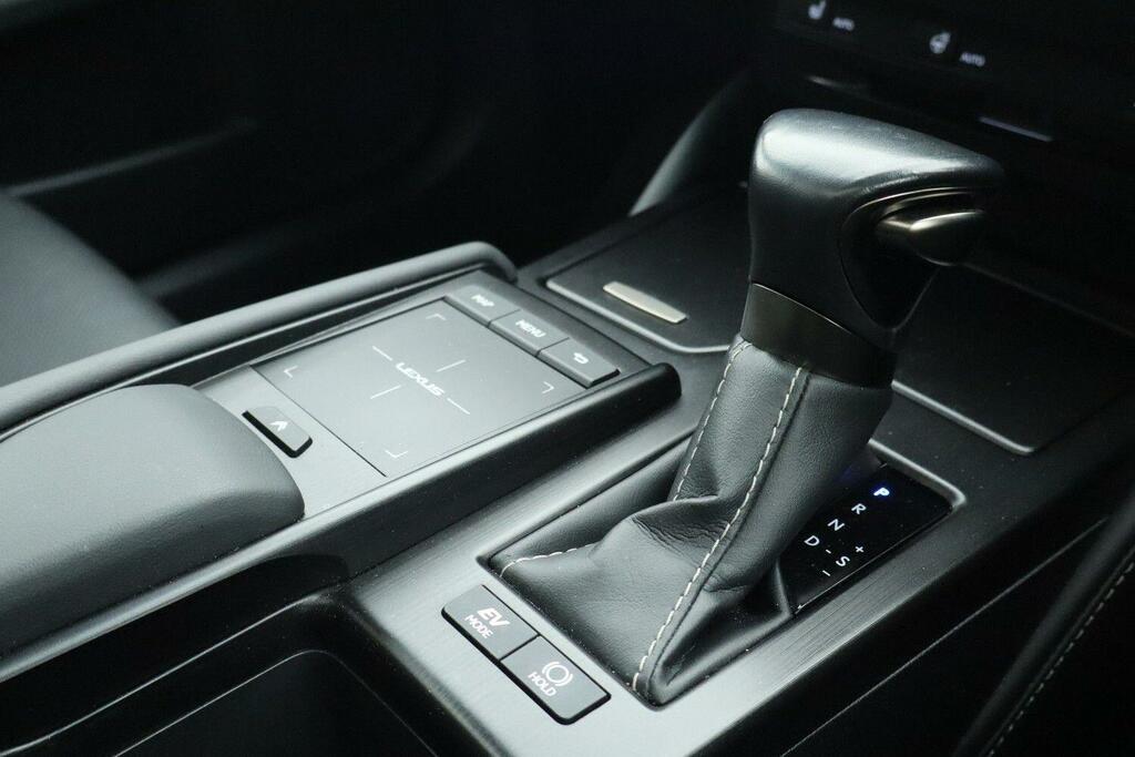 Lexus ES 300H 2.5 Cvt Red #32