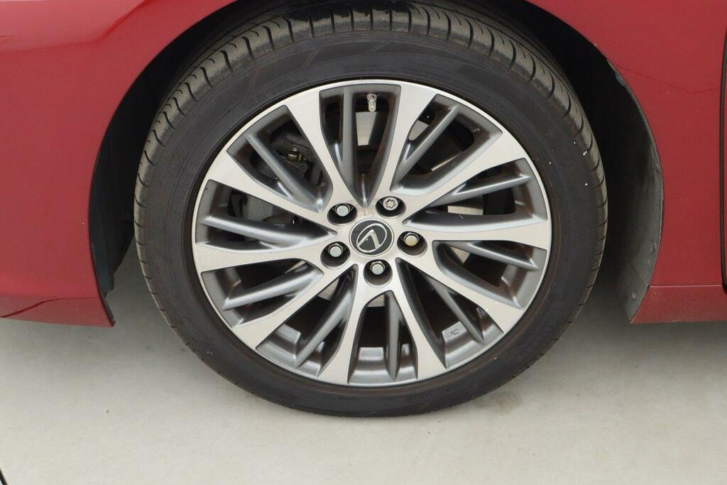 Lexus ES 300H 2.5 Cvt Red #39