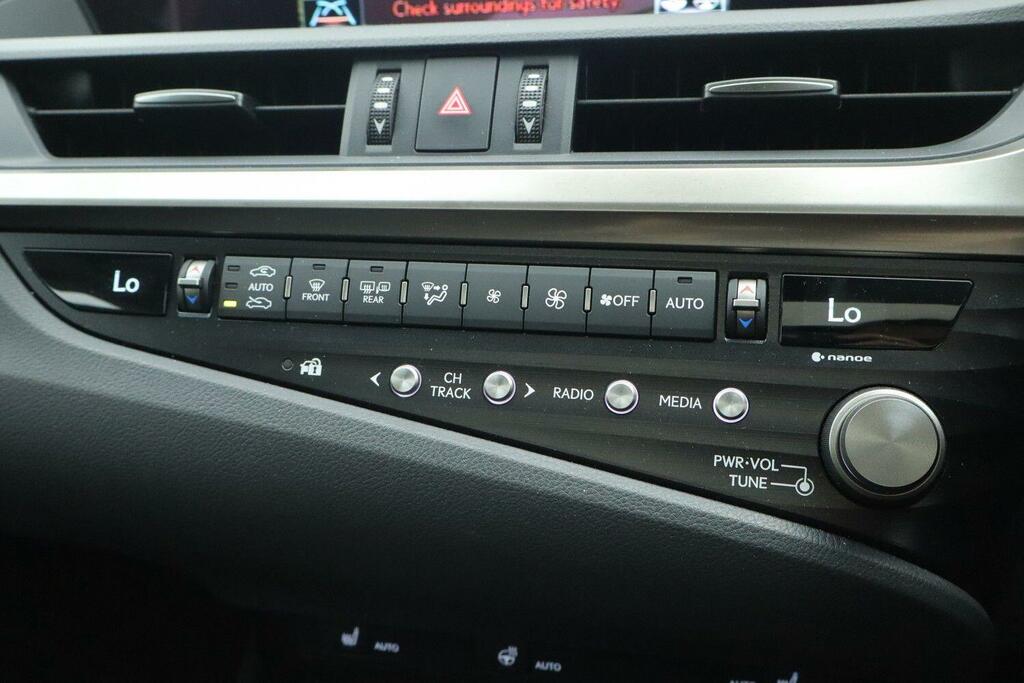 Lexus ES 300H 2.5 Cvt Red #30