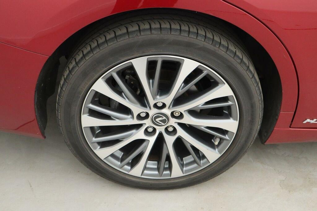 Lexus ES 300H 2.5 Cvt Red #37