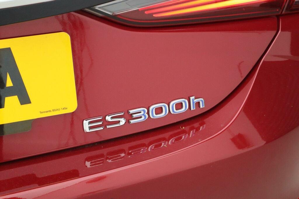 Lexus ES 300H 2.5 Cvt Red #9