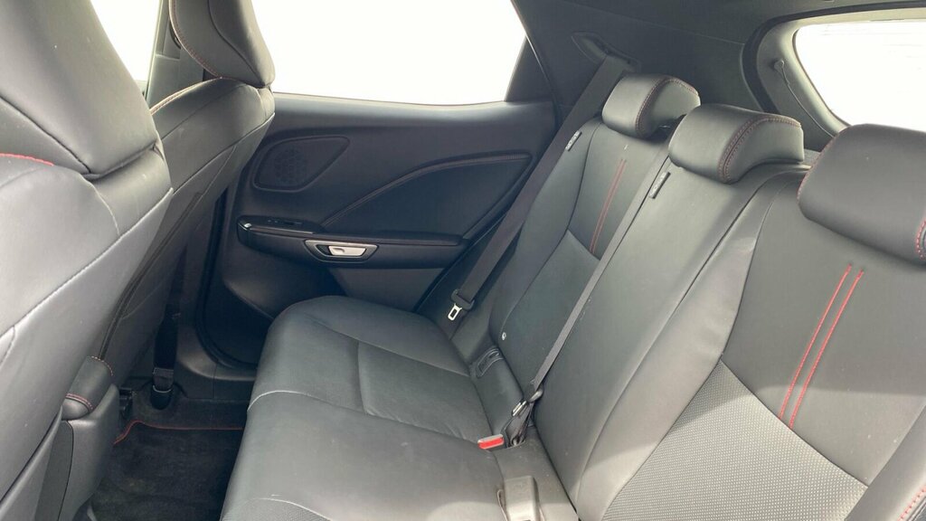 Lexus LBX 1.5 Vvt-ie Premium Plus Design E-cvt Euro 6 Ss Yellow #16