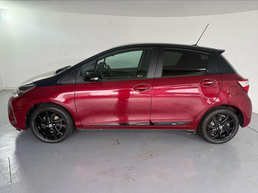 Toyota Yaris 1.5 Vvt-i Blue Bi-tone Euro 6 Red #3