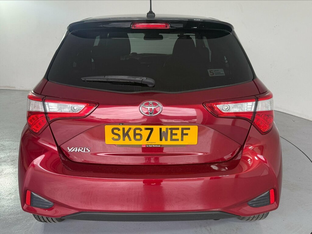 Toyota Yaris 1.5 Vvt-i Blue Bi-tone Euro 6 Red #4