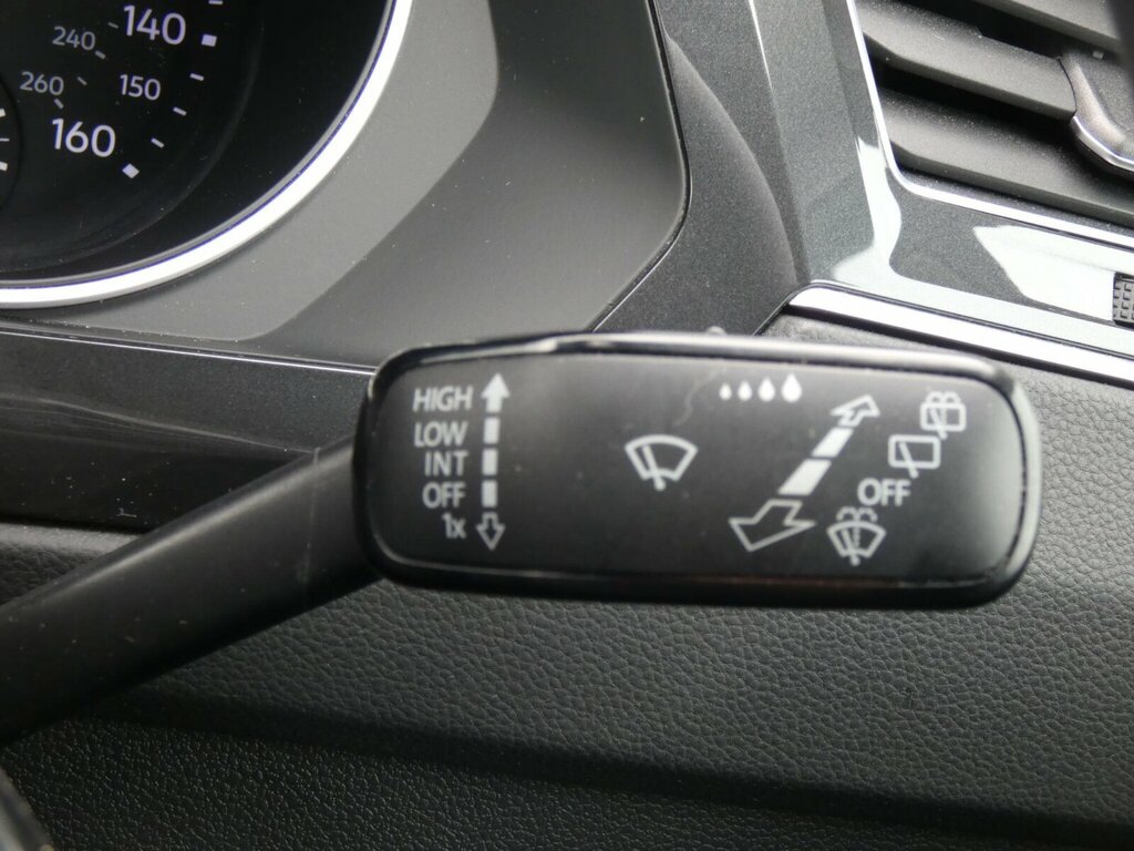 Volkswagen Tiguan Match Grey #40