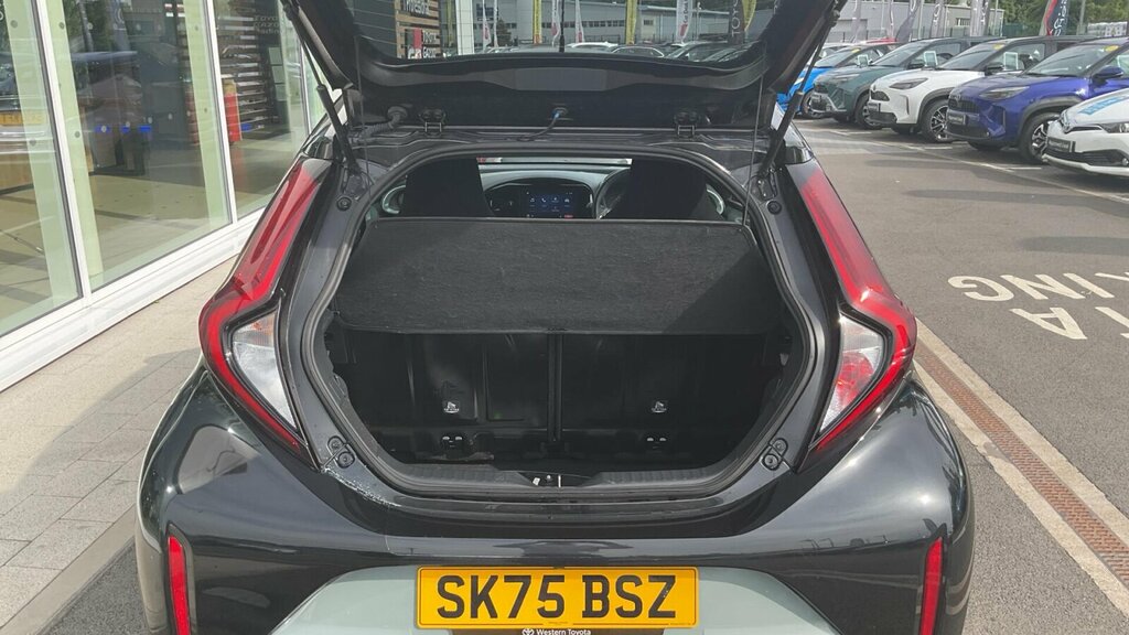 Toyota Aygo X Edge White #13