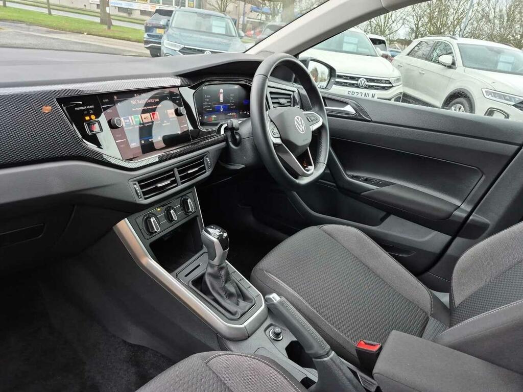 Volkswagen Polo Life 1.0 Tsi 95Ps 7-Speed Dsg Black #2