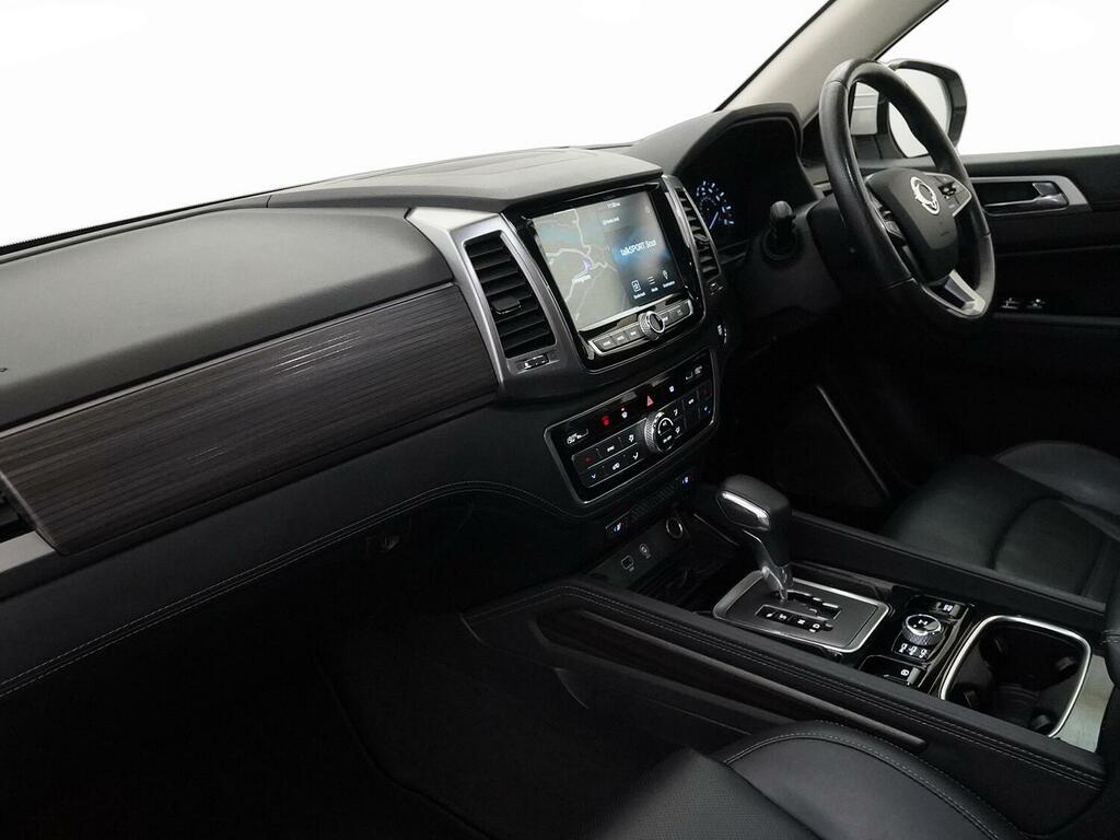 SsangYong Rexton Ice Auto White #3