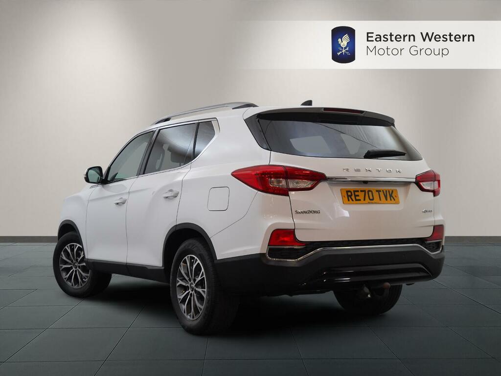 SsangYong Rexton Ice Auto White #2