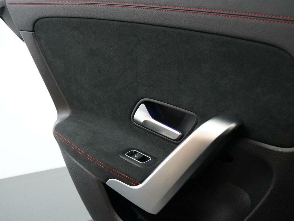 Mercedes-Benz CLA Class 220D Amg Line Executive Tip White #37