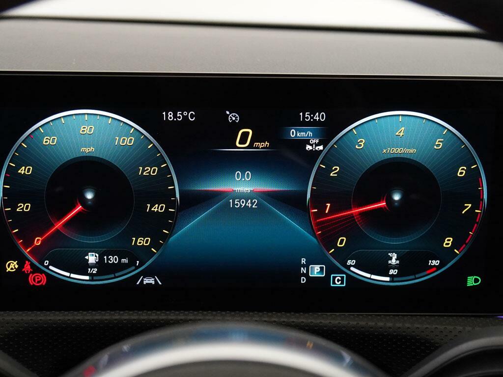 Mercedes-Benz CLA Class 220D Amg Line Executive Tip White #4