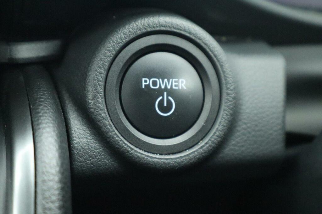 Toyota C-Hr Excel White #16