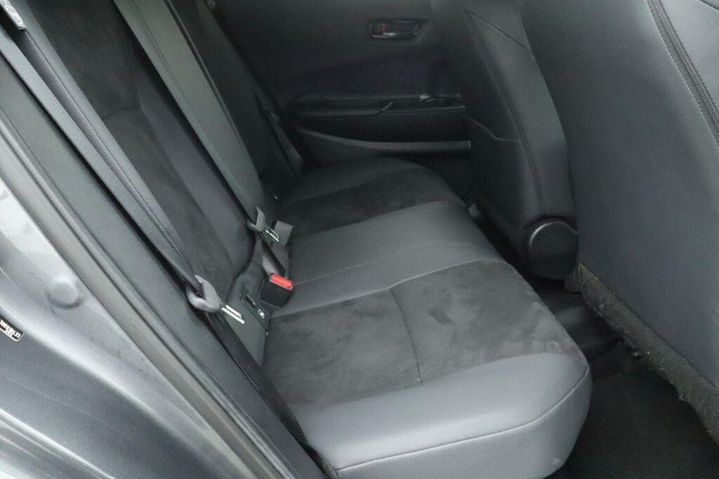 Toyota C-Hr Excel White #8