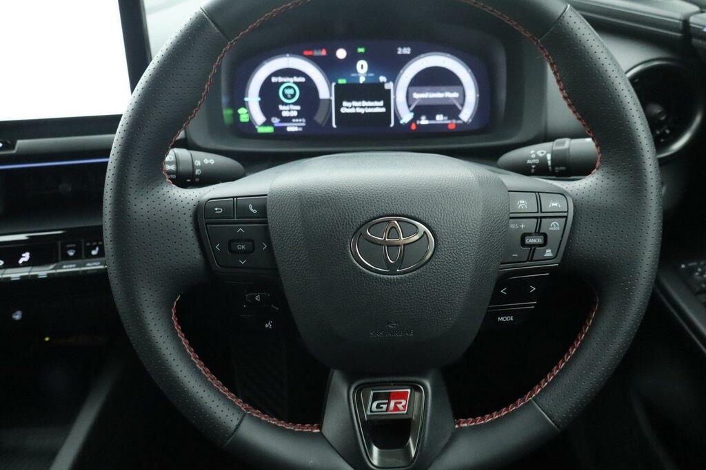 Toyota C-Hr Excel White #10