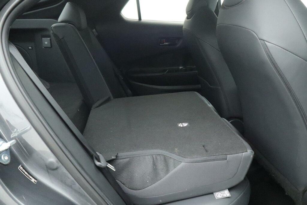 Toyota C-Hr Excel White #18