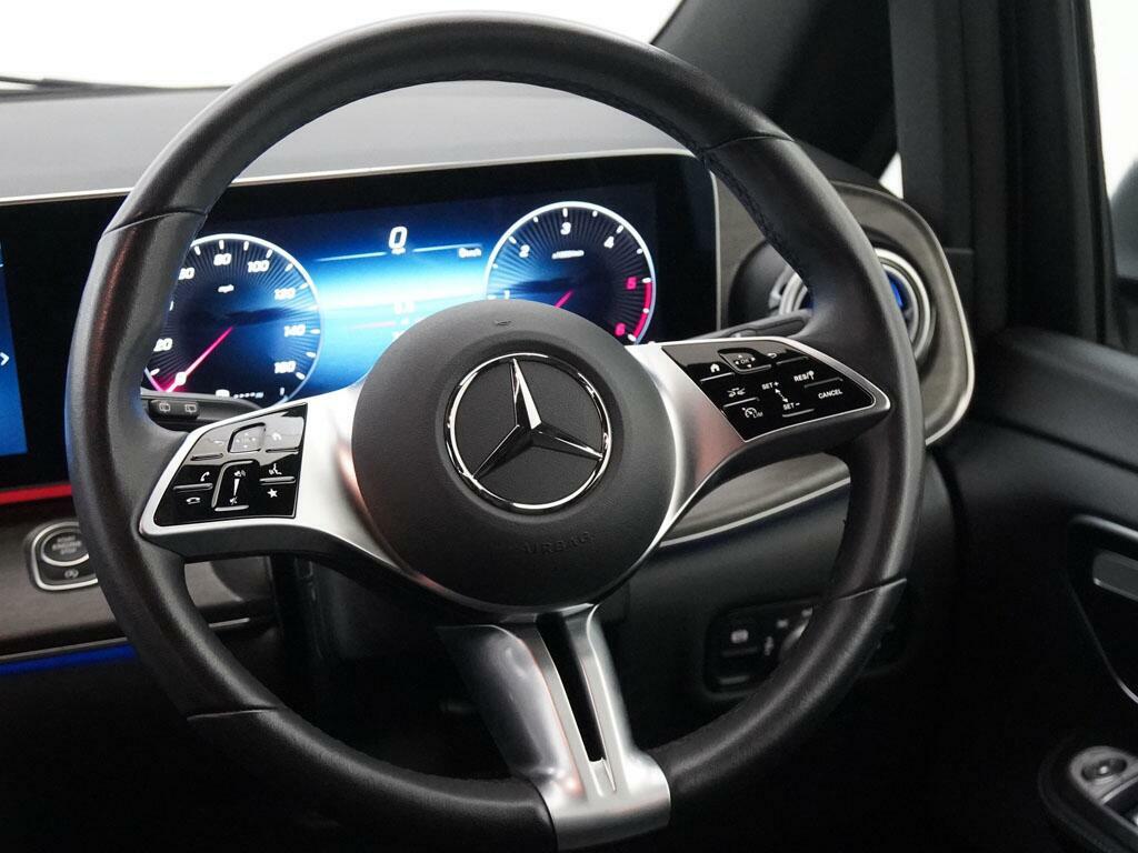 Mercedes-Benz V Class 300 Amg Line D Black #37
