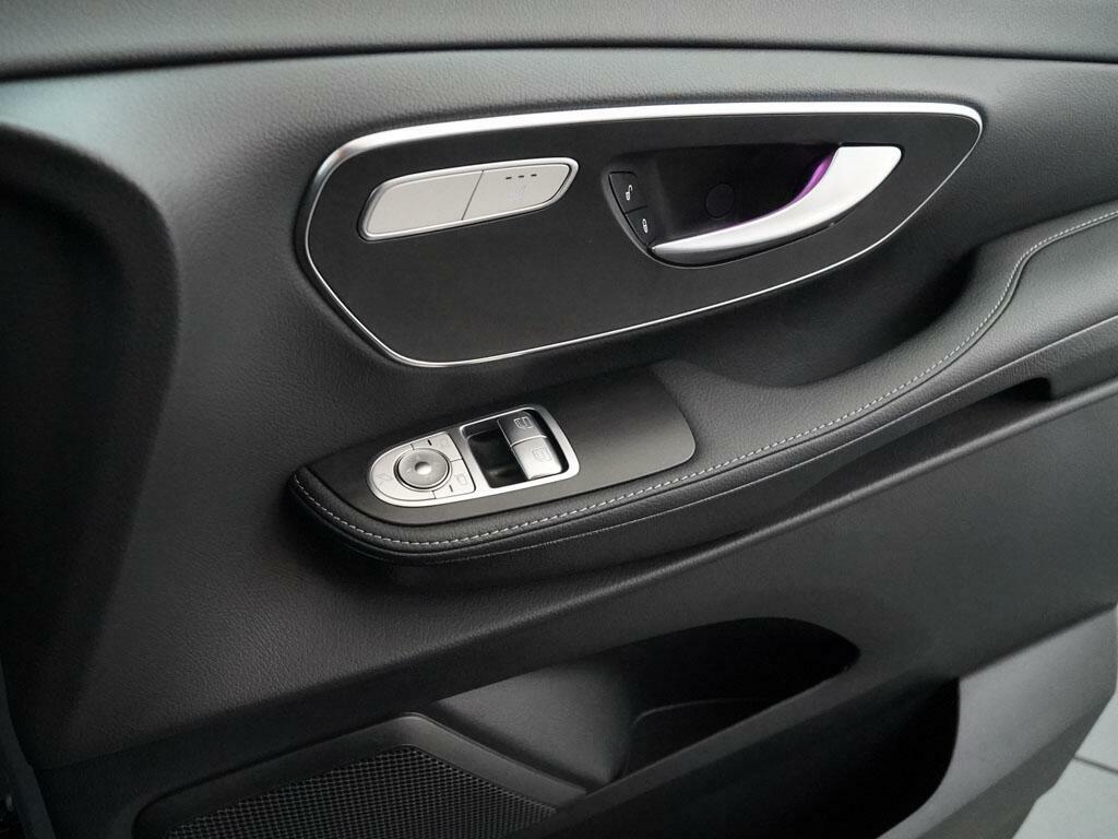 Mercedes-Benz V Class 300 Amg Line D Black #31