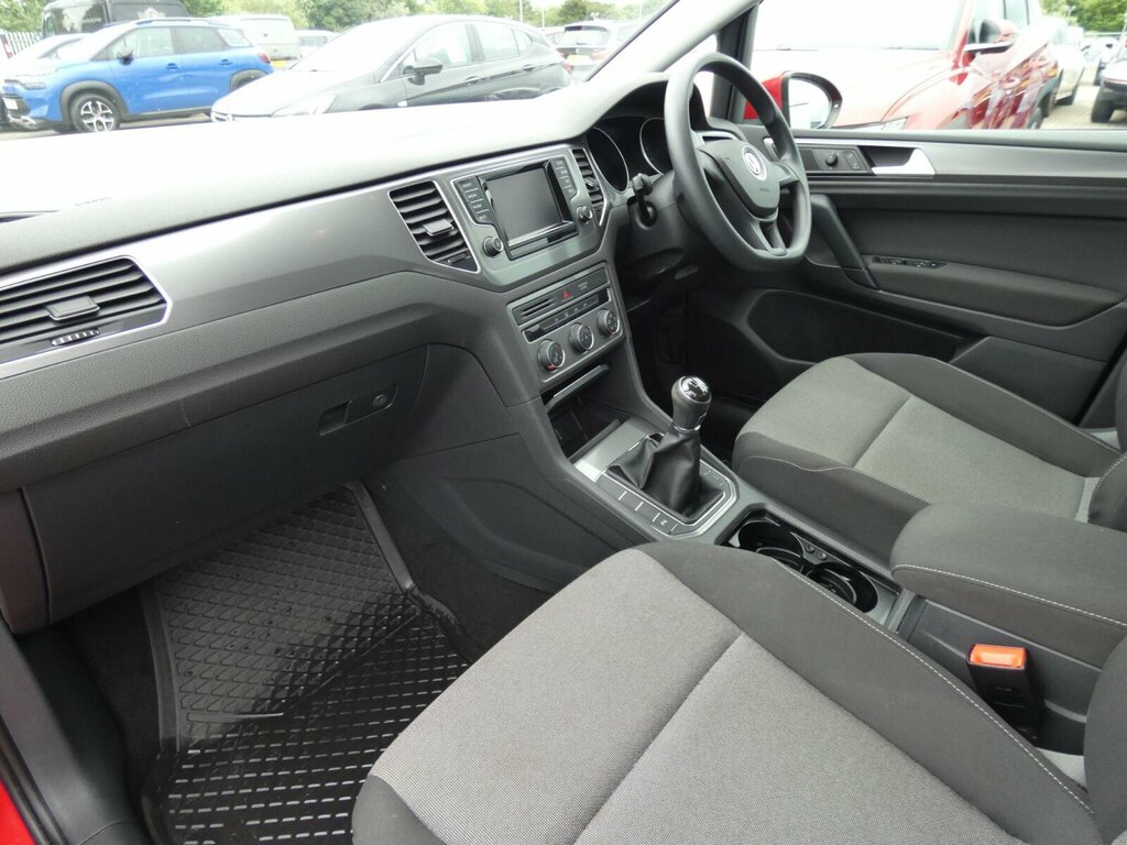 Volkswagen Golf SV 1.2 Tsi Bluemotion Tech S Euro 6 Ss Red #5