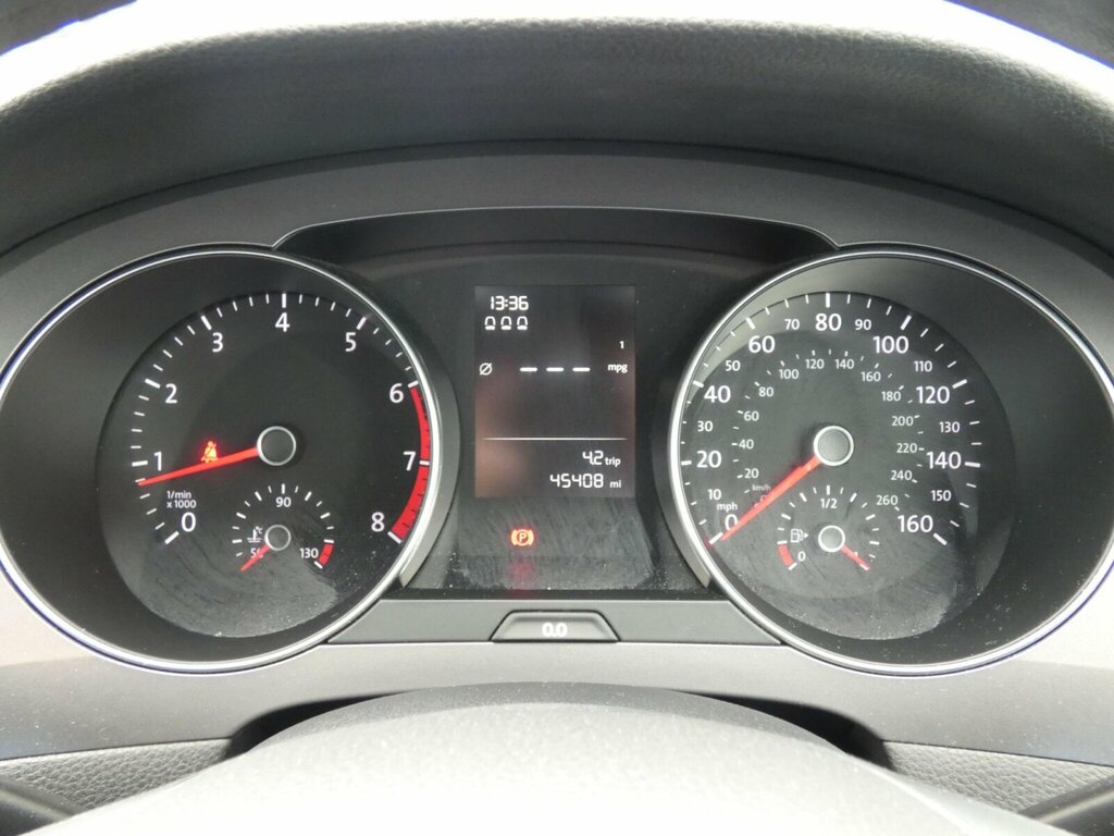 Volkswagen Golf SV Mpv Gold #23