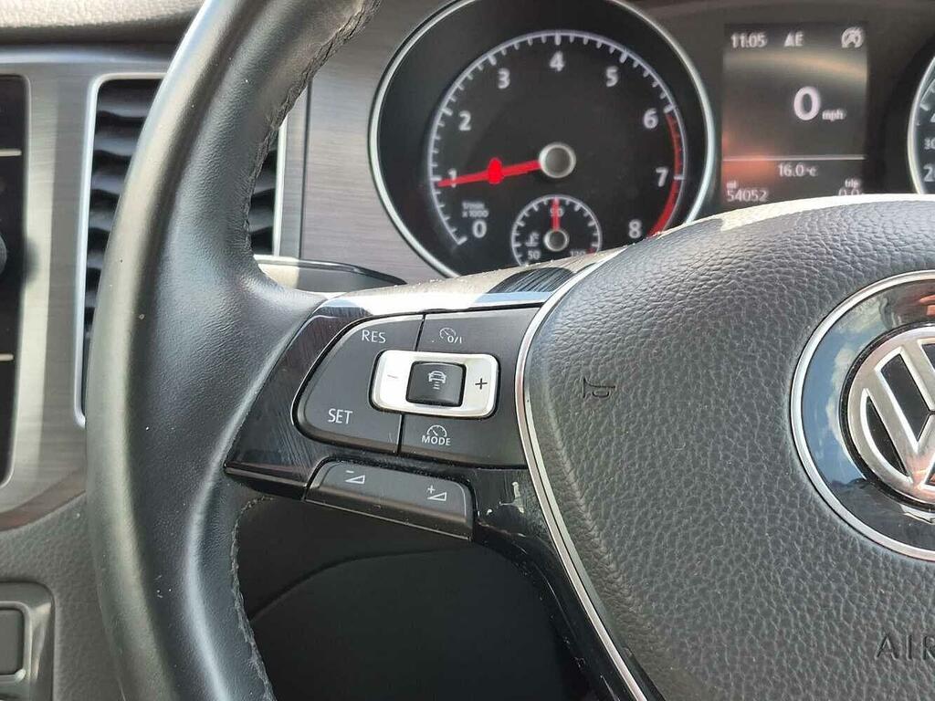 Volkswagen Golf SV  Red #30