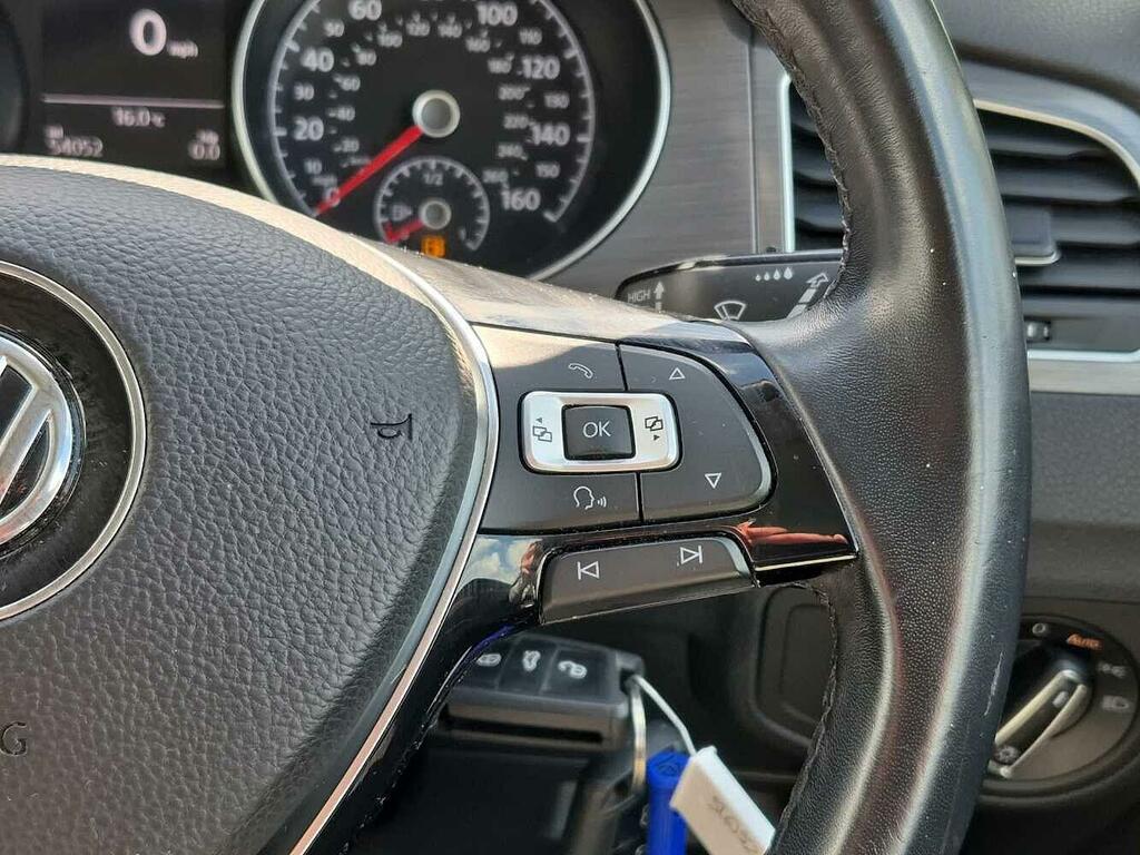 Volkswagen Golf SV  Red #31