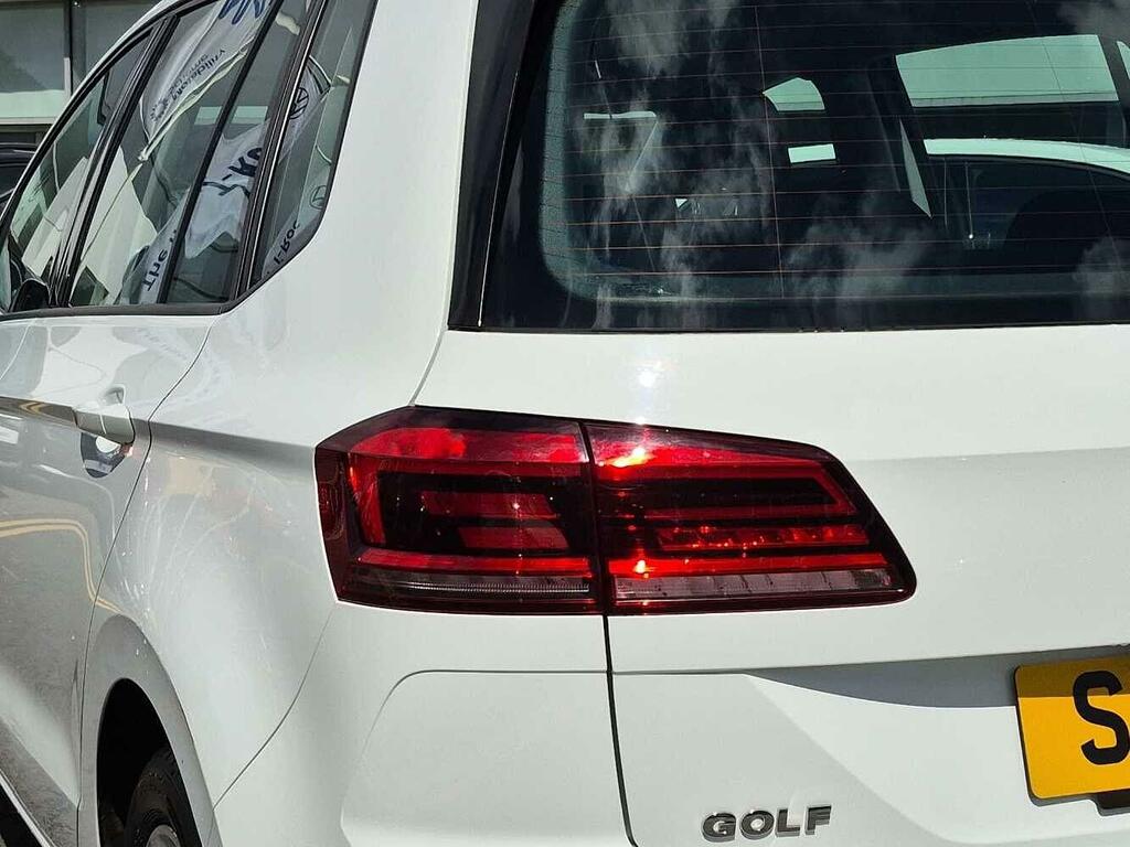 Volkswagen Golf SV  Red #44