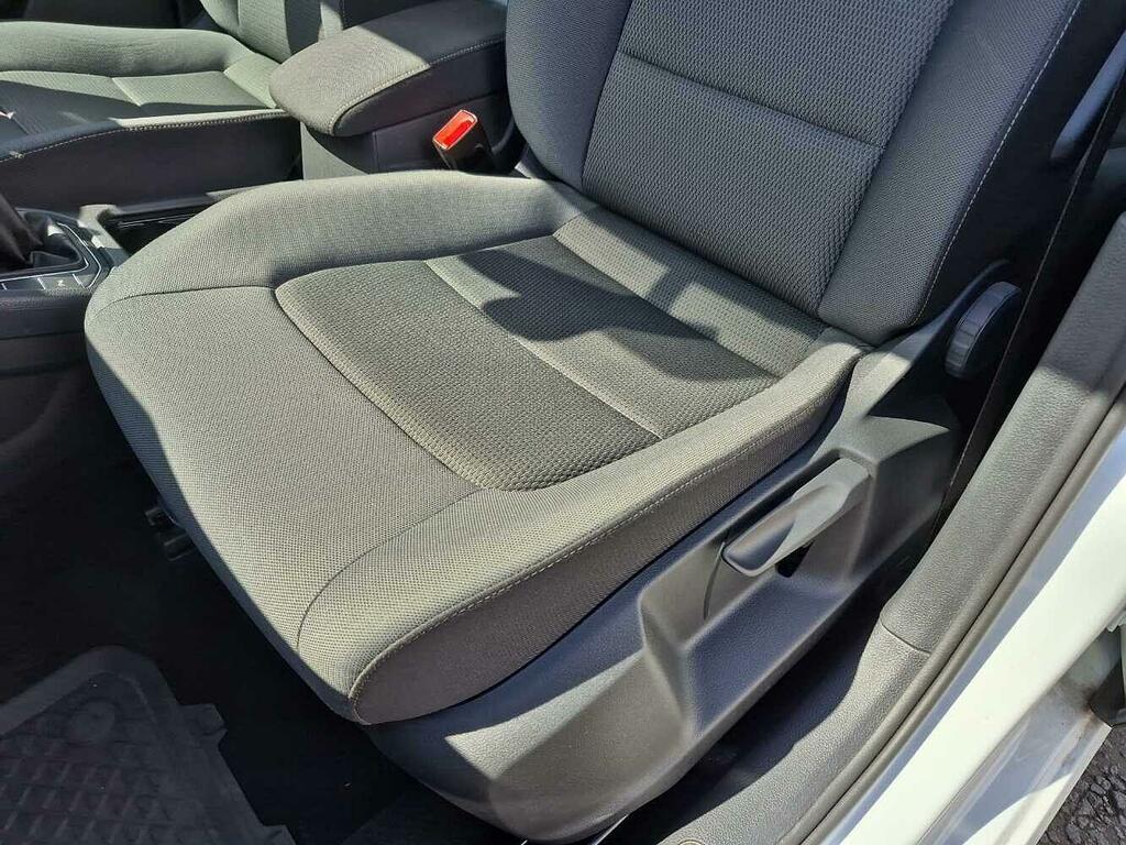 Volkswagen Golf SV  Red #36