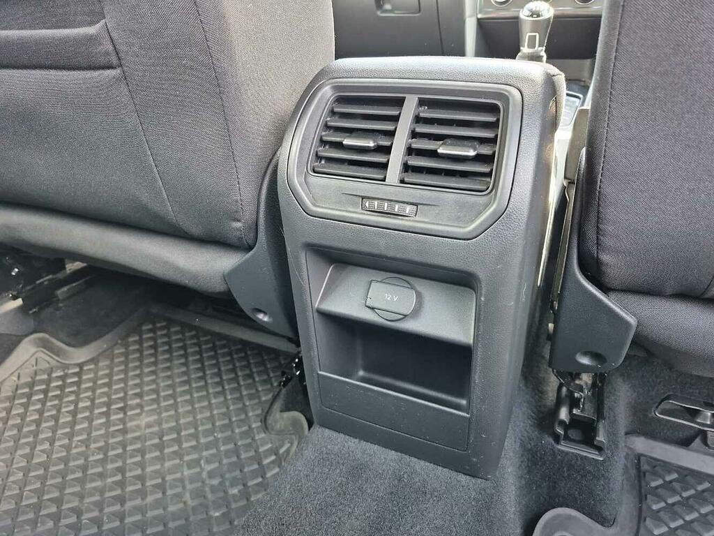 Volkswagen Golf SV  Red #41