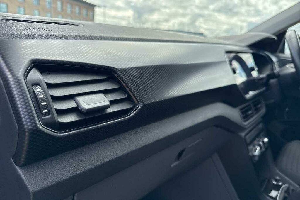 Volkswagen T-Cross Se Tsi Black #31