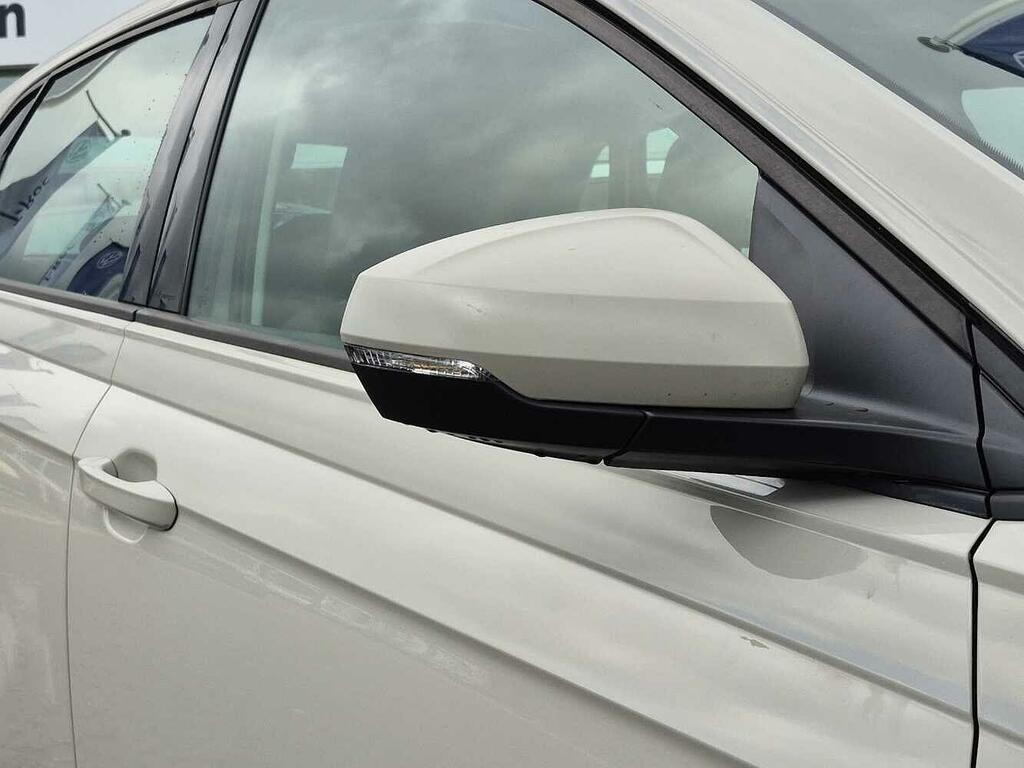 Volkswagen Polo Hatchback White #14