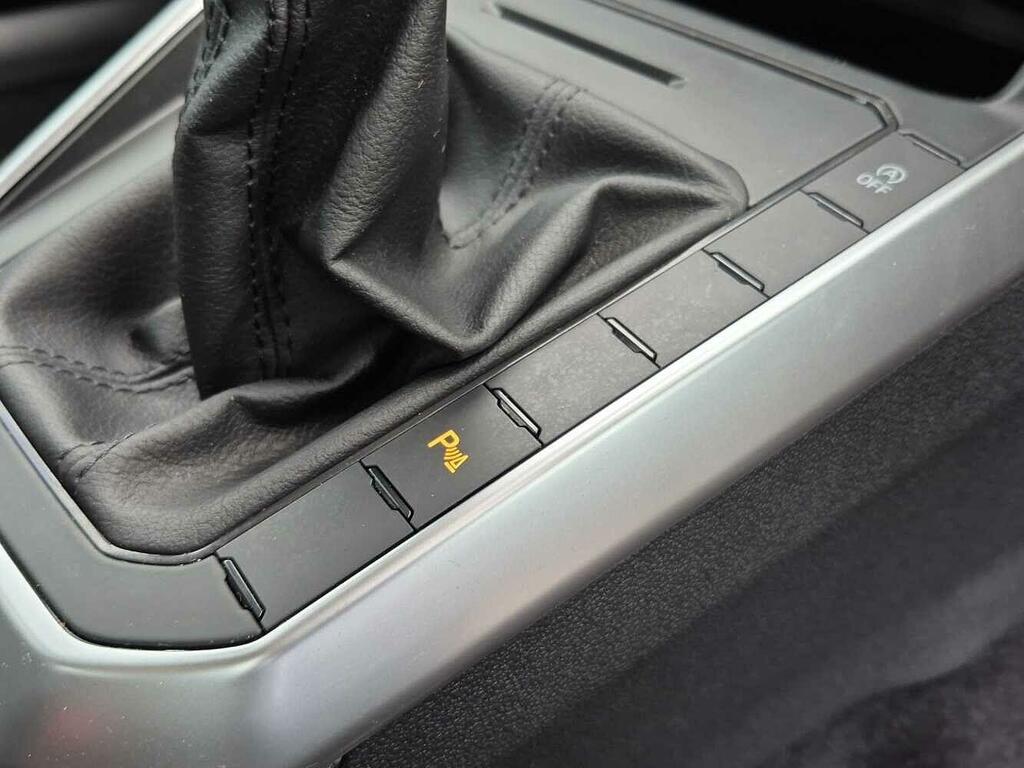Volkswagen Polo Hatchback White #17