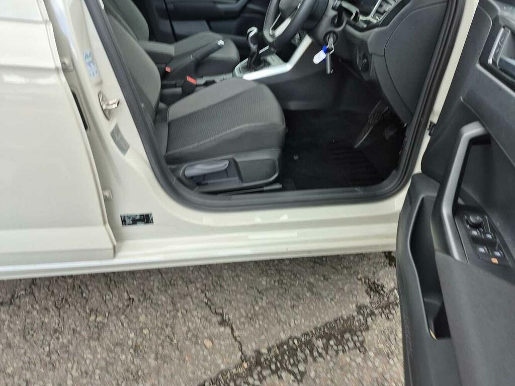 Volkswagen Polo Hatchback White #33