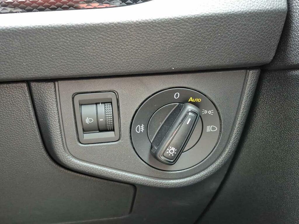 Volkswagen Polo Hatchback White #25