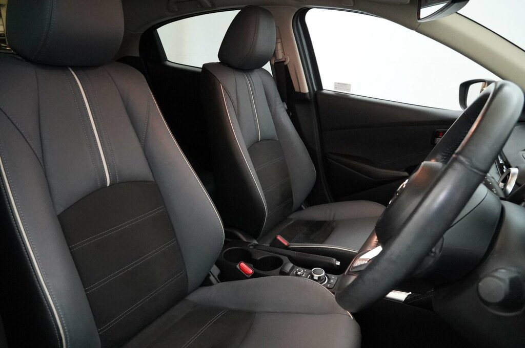 Mazda 2 1.5I Hybrid Select Cvt Black #30