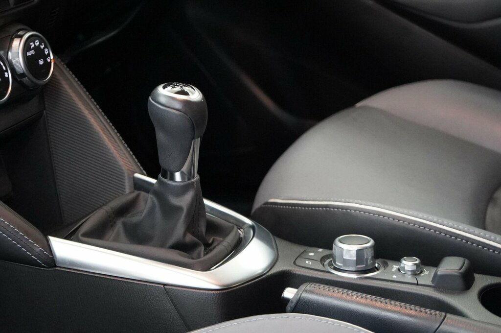 Mazda 2 1.5I Hybrid Select Cvt Black #24