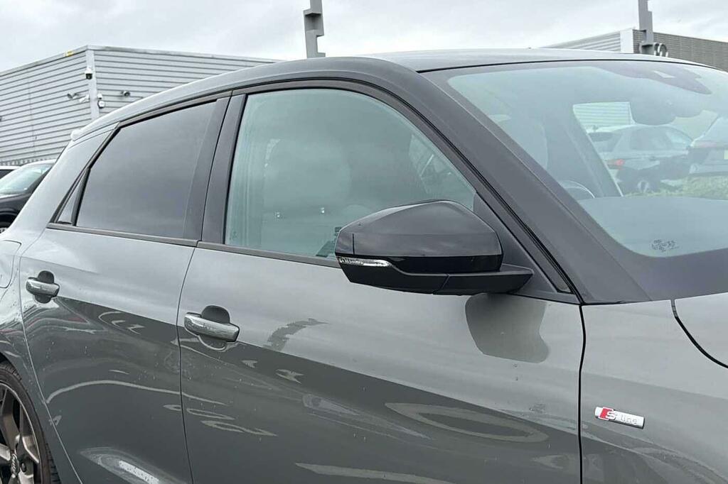 Audi A1 1L Sport White #18