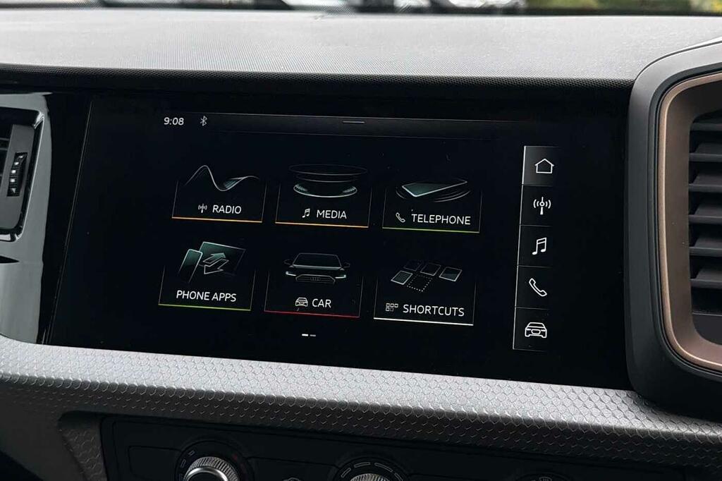 Audi A1 1L Sport White #25