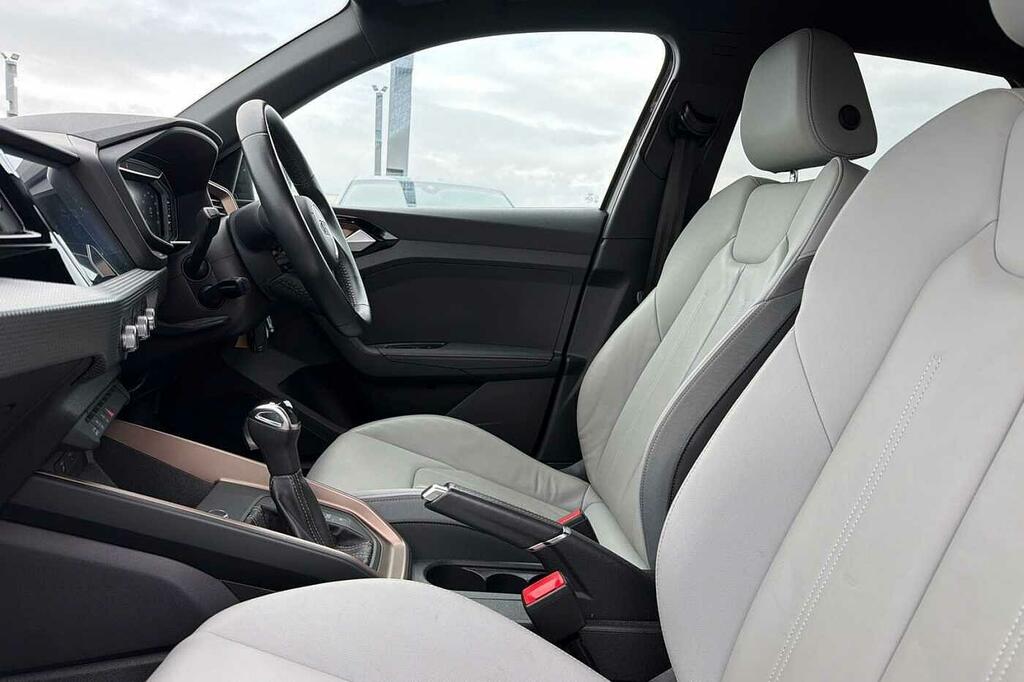 Audi A1 1L Sport White #10