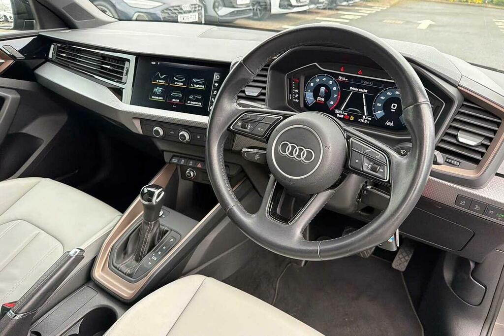Audi A1 1L Sport White #6